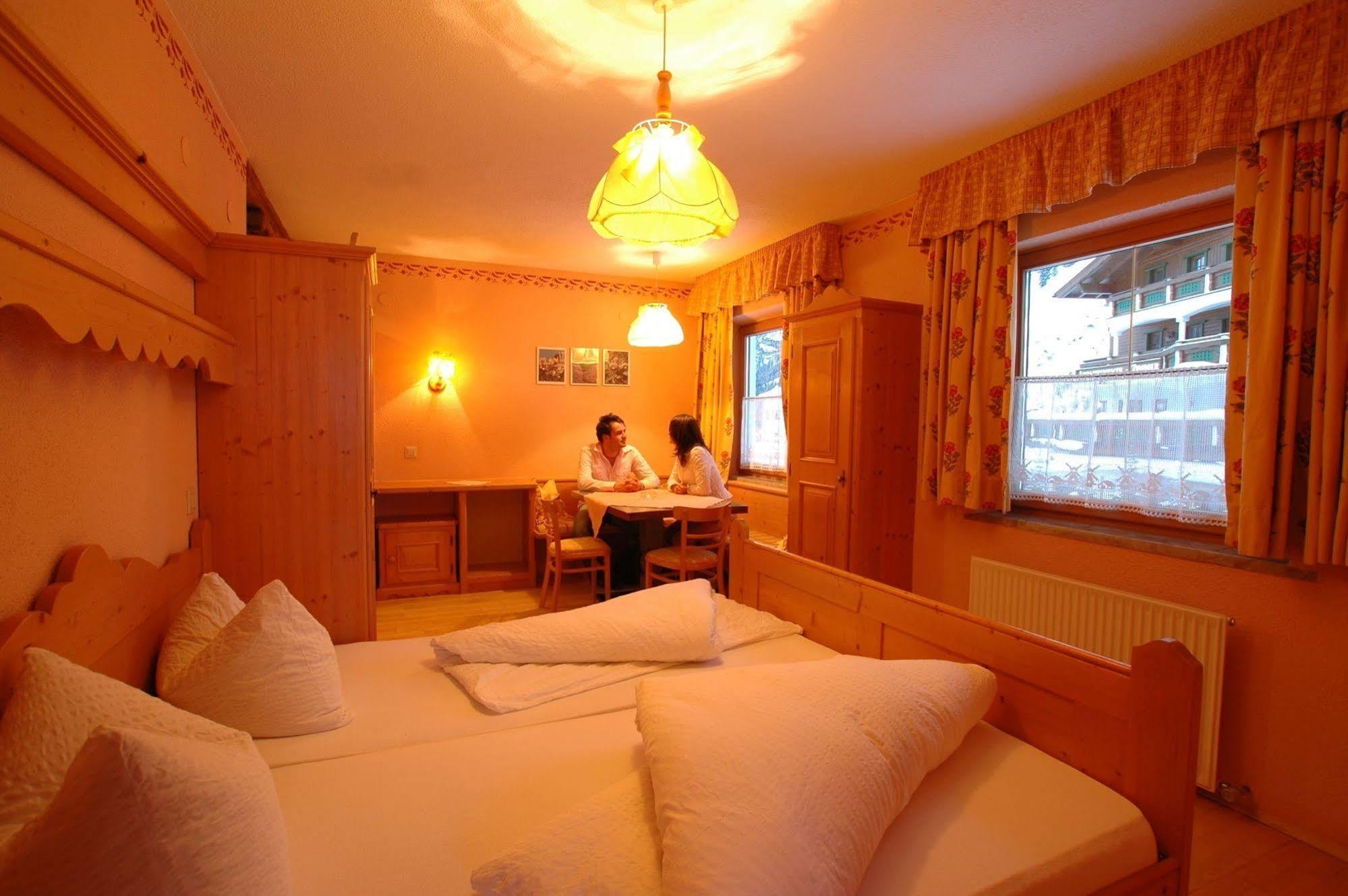 Landhaus Edelweiss Sankt Leonhard im Pitztal Εξωτερικό φωτογραφία